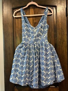 *Altar’d State* Blue Floral Sundress•Medium• Adorable back cutout